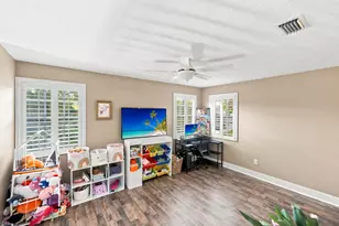 1686 SW Harbour Isles Cir, Port Saint Lucie, FL 34986 - Photo 17