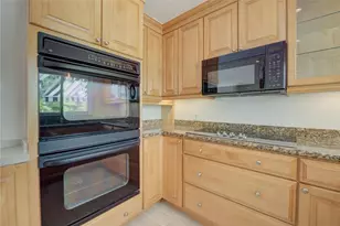 2709 NE 16th Ave, Wilton Manors, FL 33334 - Photo 13