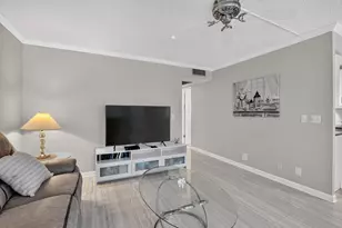 3056 Newport N, Deerfield Beach, FL 33442 - Photo 9