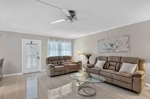 3056 Newport N, Deerfield Beach, FL 33442 - Photo 3