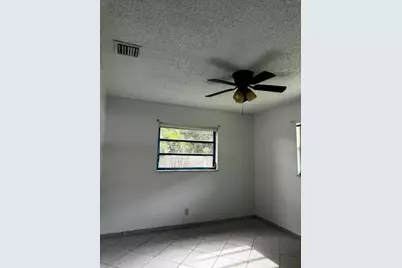 1871 W Forest Avenue #west, Palm Springs, FL 33406 - Photo 5