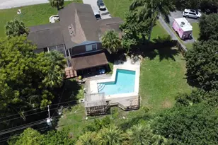 909 NE 3rd St, Belle Glade, FL 33430 - Photo 43