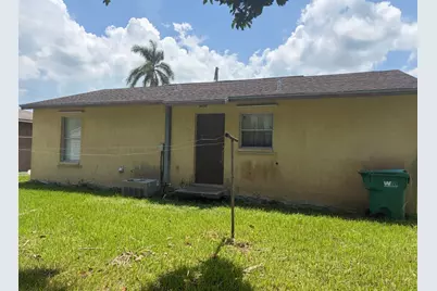 307 Seminole Court, Pahokee, FL 33476 - Photo 5