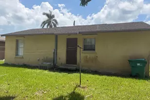 307 Seminole Ct, Pahokee, FL 33476 - Photo 5