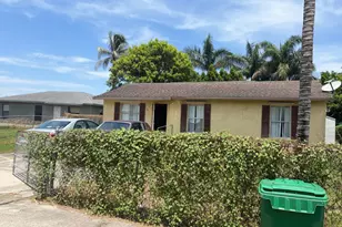 307 Seminole Ct, Pahokee, FL 33476 - Photo 3