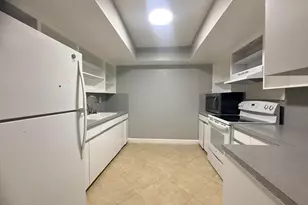 8381 NW 28th Pl, Sunrise, FL 33322 - Photo 7