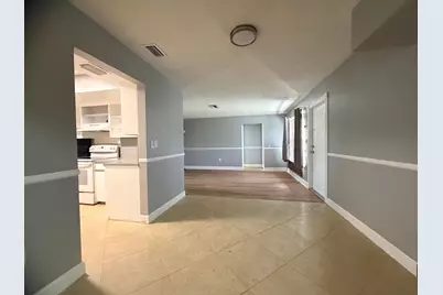 8381 NW 28th Place, Sunrise, FL 33322 - Photo 9
