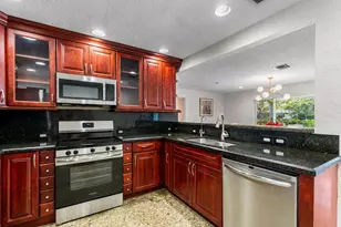 319 SW 2nd St, Boca Raton, FL 33432 - Photo 9