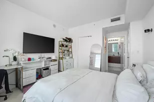 1900 N Bayshore Dr, Miami, FL 33132 - Photo 25
