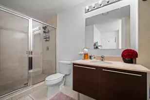 1900 N Bayshore Dr, Miami, FL 33132 - Photo 21