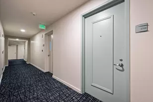 1900 N Bayshore Dr, Miami, FL 33132 - Photo 31