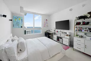 1900 N Bayshore Dr, Miami, FL 33132 - Photo 23