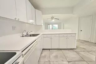 8000 S Colony Cir, Tamarac, FL 33321 - Photo 9