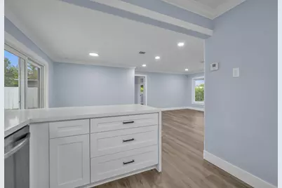 4630 NE 5th Terrace, Oakland Park, FL 33334 - Photo 9
