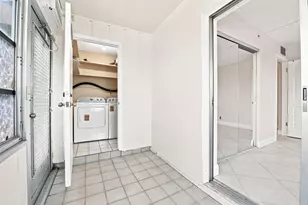 3 Flanders A, Delray Beach, FL 33484 - Photo 21