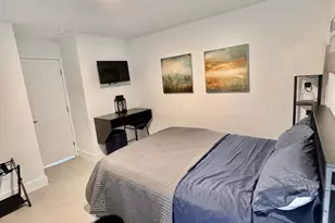 1081 Wilshire Cir E, Pembroke Pines, FL 33027 - Photo 25