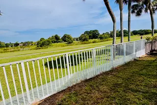 1081 Wilshire Cir E, Pembroke Pines, FL 33027 - Photo 47