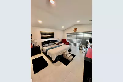 1081 Wilshire Circle E, Pembroke Pines, FL 33027 - Photo 9