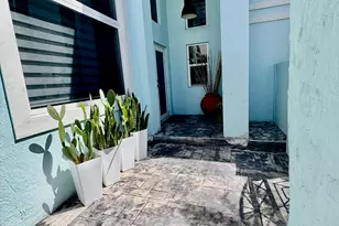 1081 Wilshire Cir E, Pembroke Pines, FL 33027 - Photo 39
