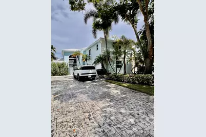 1081 Wilshire Circle E, Pembroke Pines, FL 33027 - Photo 1
