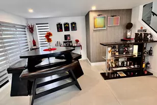 1081 Wilshire Cir E, Pembroke Pines, FL 33027 - Photo 41
