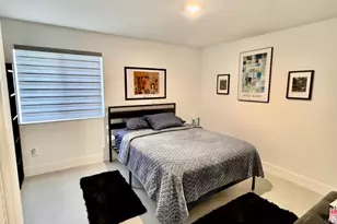 1081 Wilshire Cir E, Pembroke Pines, FL 33027 - Photo 19