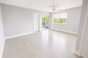 1560 SE Royal Green Cir, Port Saint Lucie, FL 34952 - Photo 5
