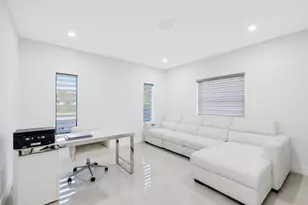 5641 Bayview Dr, Fort Lauderdale, FL 33308 - Photo 37