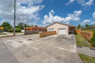 3411 NE 5 Ave NE, Pompano Beach, FL 33064 - Photo 3