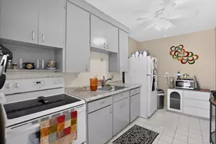 208 SW 2nd Pl, Dania Beach, FL 33004 - Photo 9