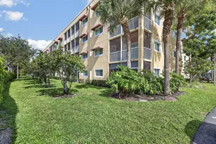4721 Lucerne Lakes Blvd E, Lake Worth, FL 33467 - Photo 19