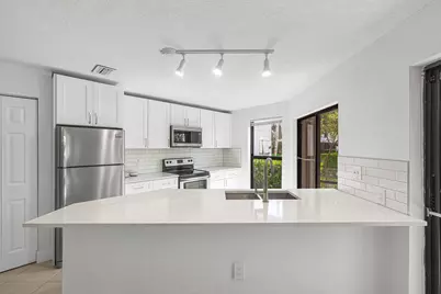 439 NW 36th Avenue, Deerfield Beach, FL 33442 - Photo 9