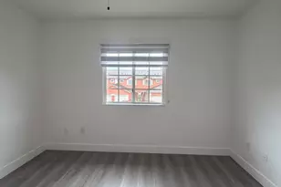 1107 NW 100th Ave, Pembroke Pines, FL 33024 - Photo 13