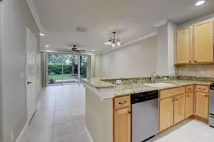 9113 Tremezzo Ln, Boynton Beach, FL 33472 - Photo 5