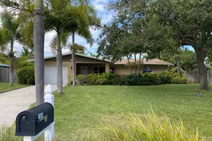 1672 Thumb Point Dr, Fort Pierce, FL 34949 - Photo 3