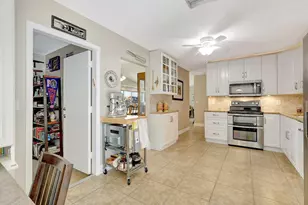 8630 Bridle Path Ct, Davie, FL 33328 - Photo 5