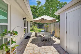 8630 Bridle Path Ct, Davie, FL 33328 - Photo 21