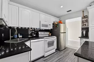 2116 SW 22nd Ct, Boynton Beach, FL 33426 - Photo 23