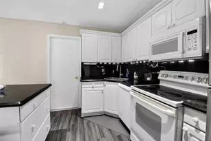 2116 SW 22nd Ct, Boynton Beach, FL 33426 - Photo 17