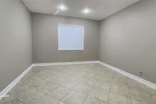 501 SE 8th St, Deerfield Beach, FL 33441 - Photo 11