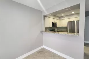 501 SE 8th St, Deerfield Beach, FL 33441 - Photo 5