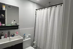 1390 E Golfview Dr, Pembroke Pines, FL 33026 - Photo 27