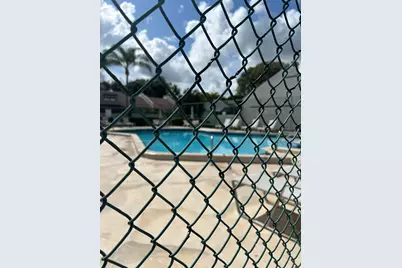 1390 E Golfview Drive, Pembroke Pines, FL 33026 - Photo 41
