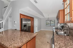 11551 SW 11th St, Pembroke Pines, FL 33025 - Photo 7