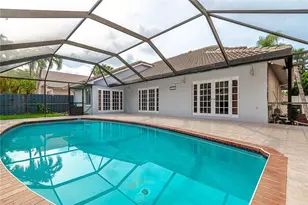 11551 SW 11th St, Pembroke Pines, FL 33025 - Photo 31