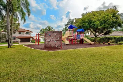 11551 SW 11th Street, Pembroke Pines, FL 33025 - Photo 33