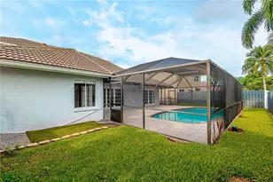 11551 SW 11th St, Pembroke Pines, FL 33025 - Photo 33