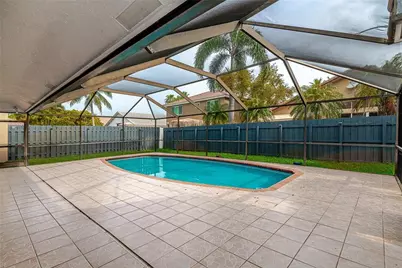 11551 SW 11th Street, Pembroke Pines, FL 33025 - Photo 31