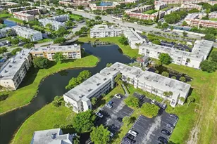 8510 Sunrise Lakes Blvd, Sunrise, FL 33322 - Photo 23