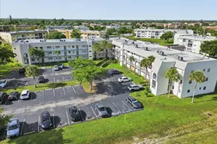 8510 Sunrise Lakes Blvd, Sunrise, FL 33322 - Photo 19